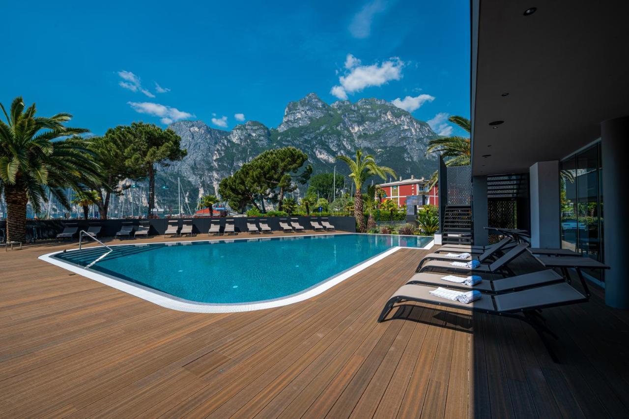Lake Front Hotel Mirage Riva del Garda Esterno foto
