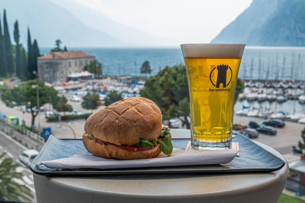 Lake Front Hotel Mirage Riva del Garda Esterno foto