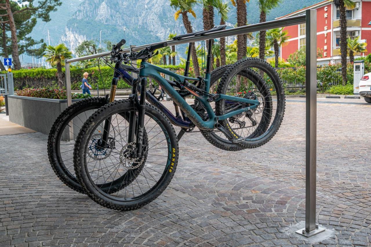Lake Front Hotel Mirage Riva del Garda Esterno foto