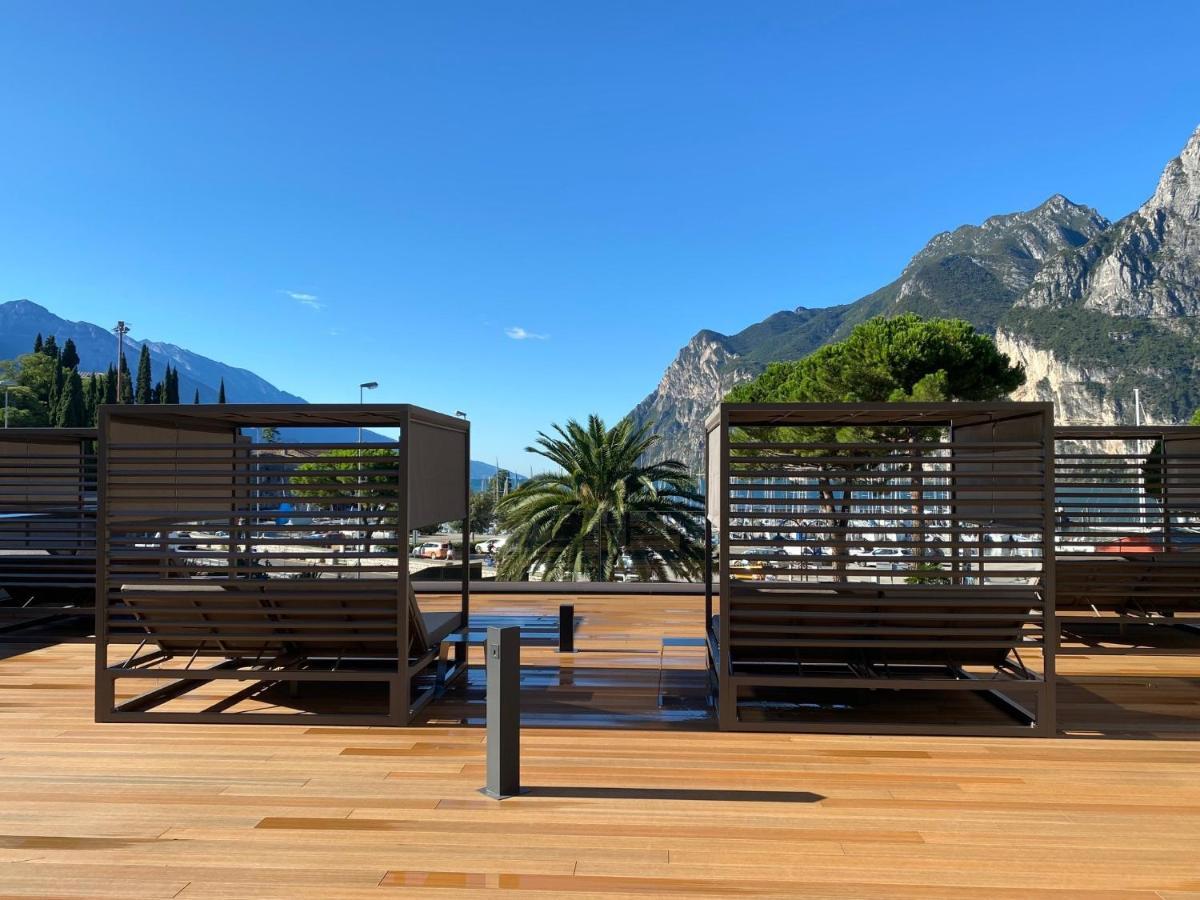 Lake Front Hotel Mirage Riva del Garda Esterno foto