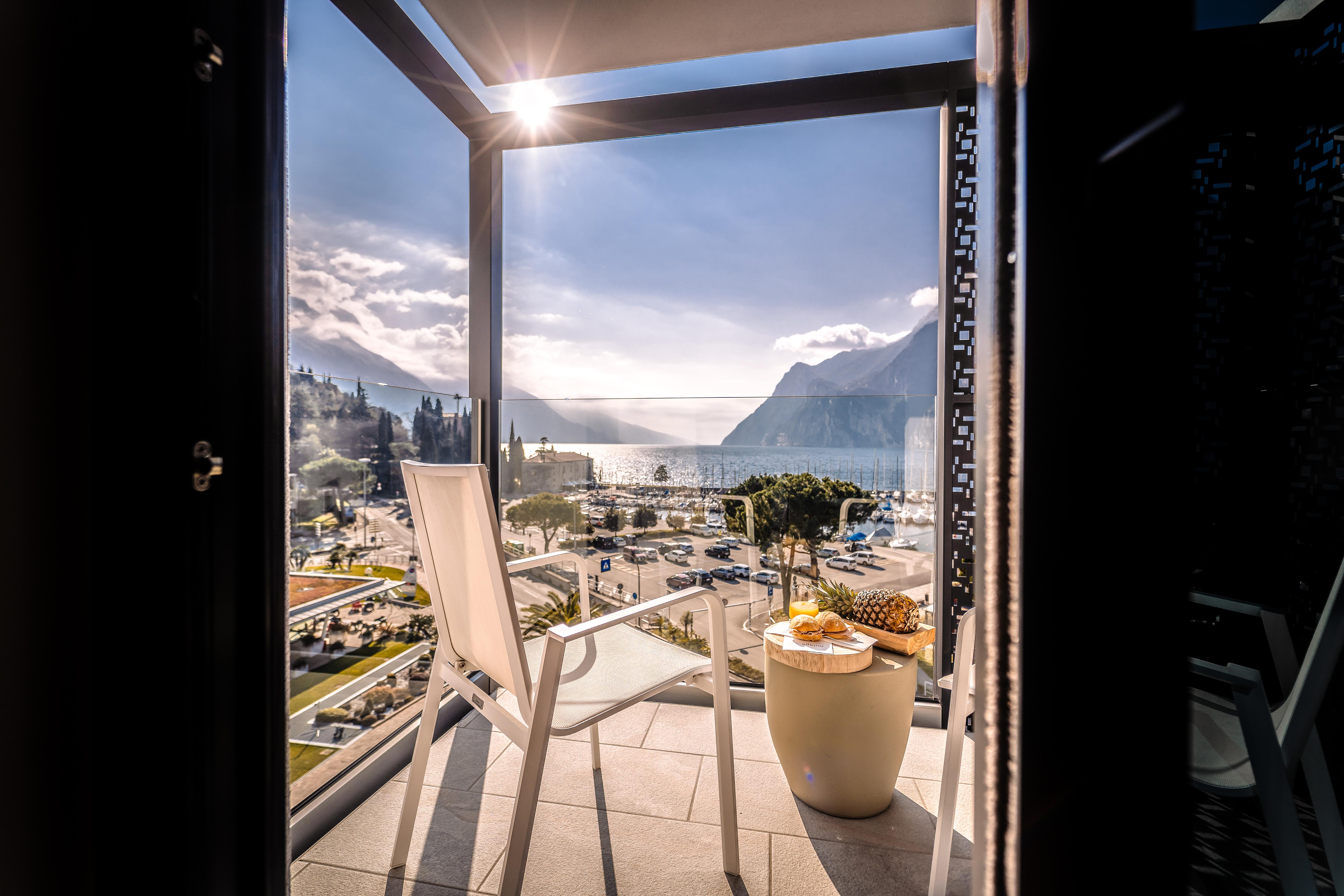 Lake Front Hotel Mirage Riva del Garda Esterno foto