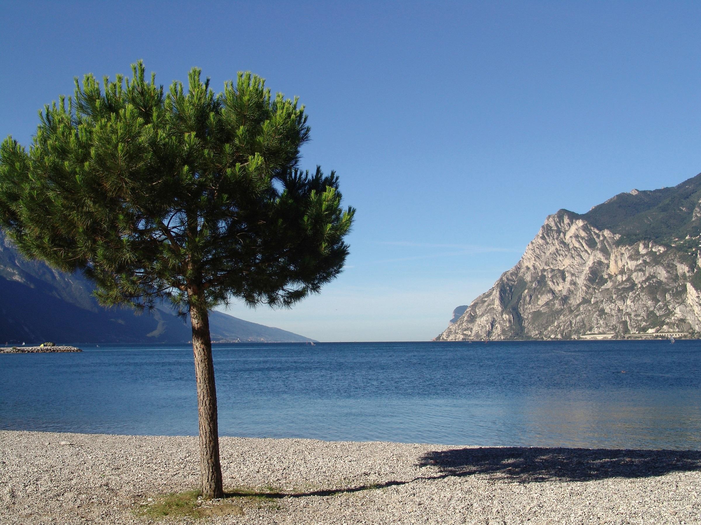 Lake Front Hotel Mirage Riva del Garda Esterno foto