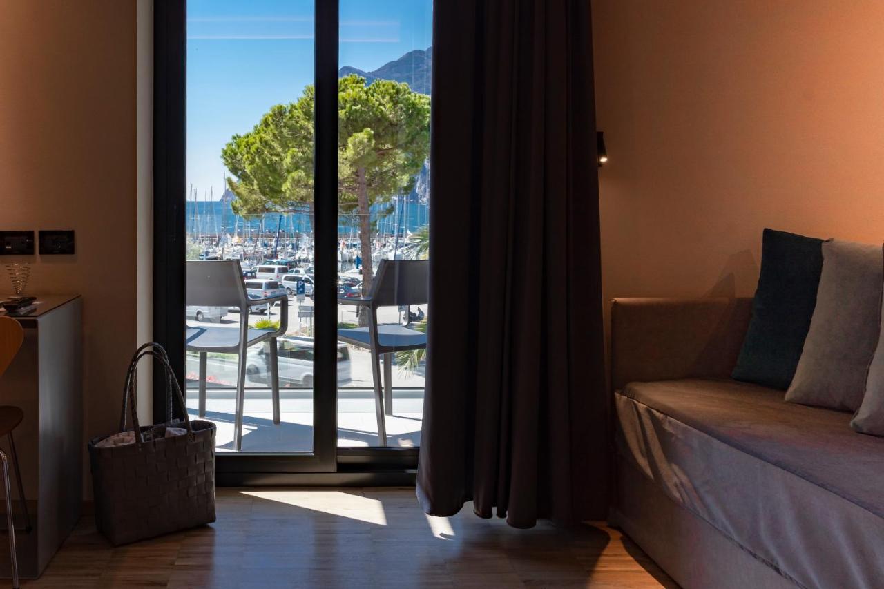 Lake Front Hotel Mirage Riva del Garda Esterno foto