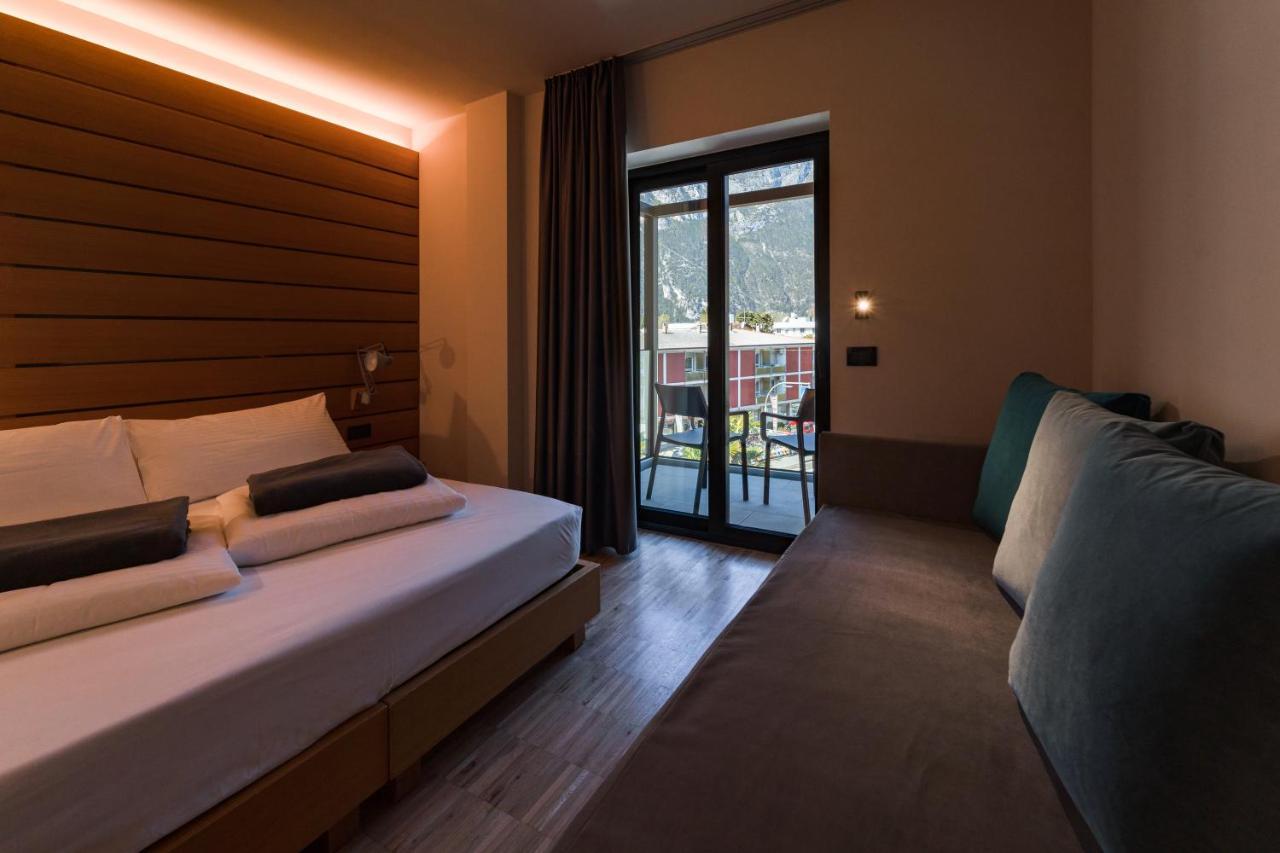 Lake Front Hotel Mirage Riva del Garda Esterno foto